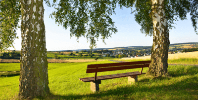 Blick auf Oelsberg von einer Ruhebank oberhalb des Ortes